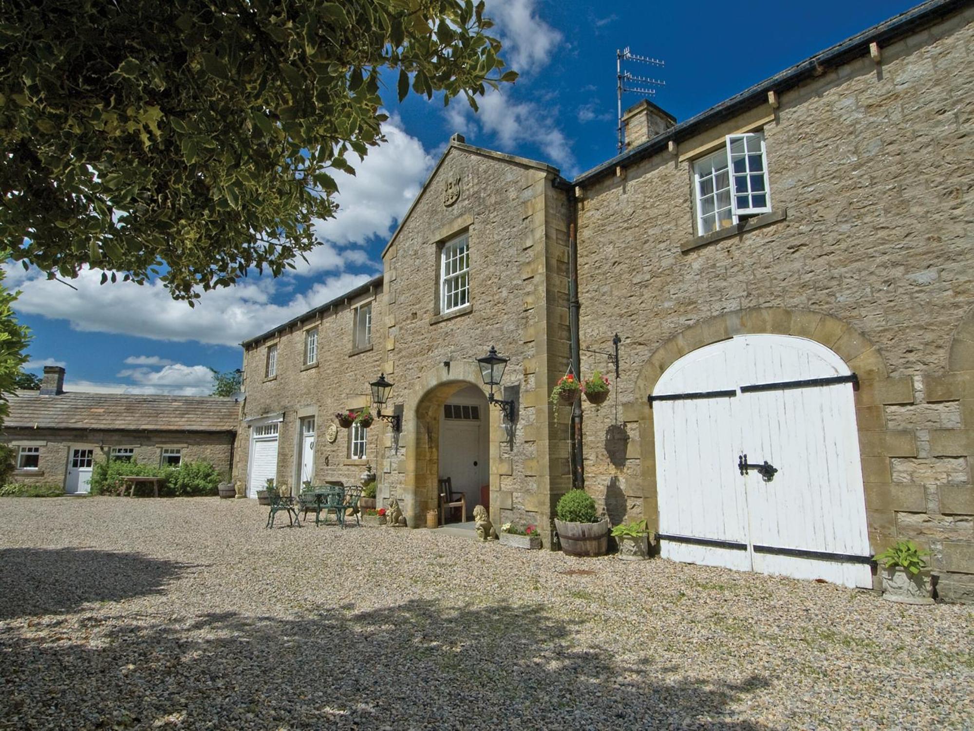 Coach House - E5120 Villa West Burton Buitenkant foto