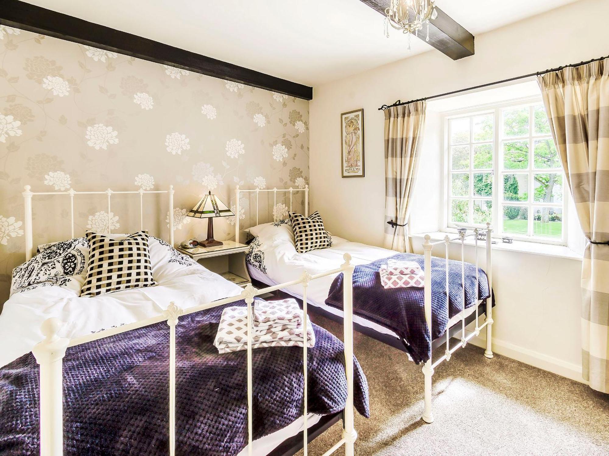 Coach House - E5120 Villa West Burton Buitenkant foto